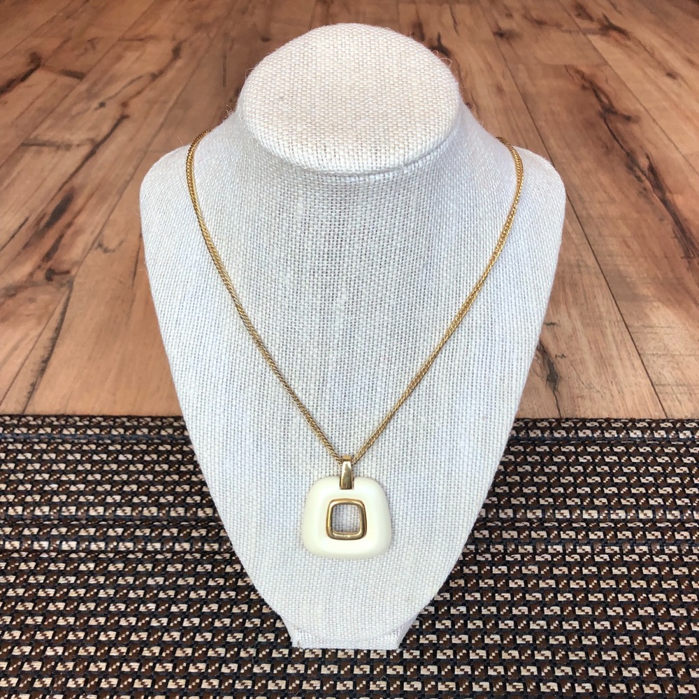Vintage Crown Trifari Gold and Lucite Necklace